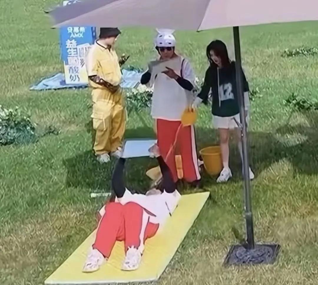 白鹿霸凌李晨？

白鹿这段时间的口碑越来越差，甚至社交平台在持续掉粉中，除了扒出