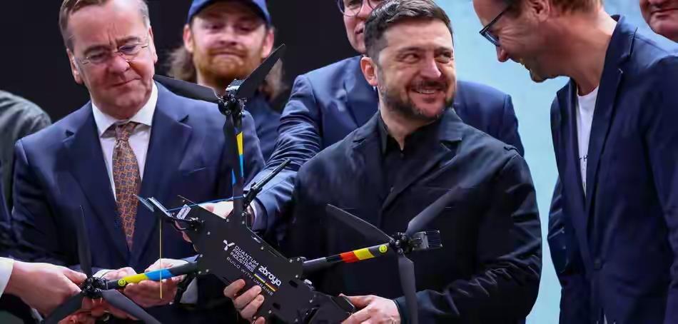 乌克兰年产220万架无人机，生产线却闲置63%，只因政府没钱下单。

乌克兰战争