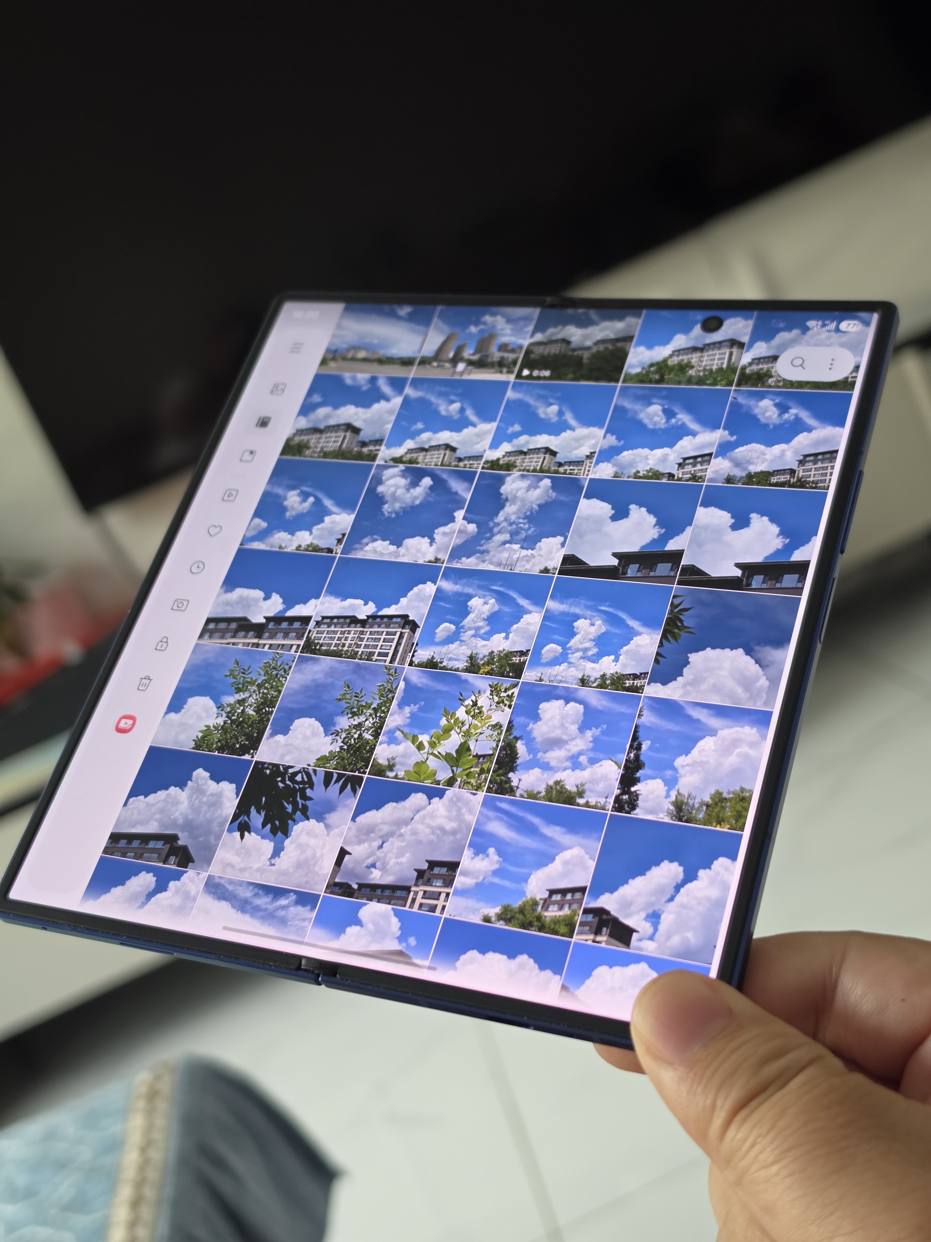 Z Fold7 目前为止依然是最轻的大折叠，直到 Galaxy Z Fold8 