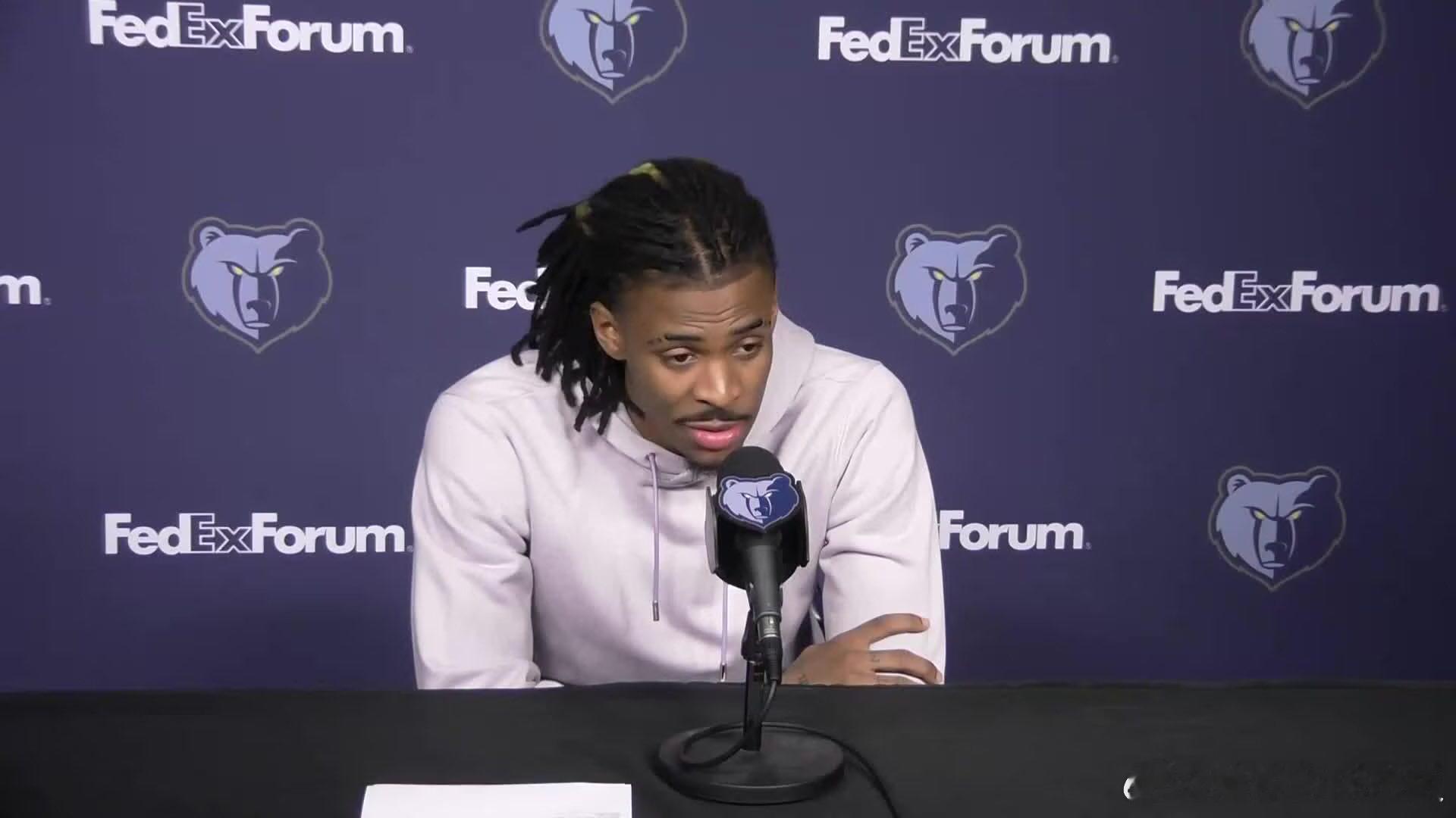 莫兰特赛后发布会对每个问题的回答都一样😳“去问问教练组吧。” ​​​