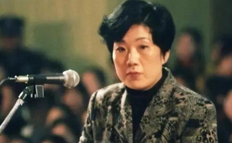 2001年，“女老虎”蒋艳萍准备接受死刑，情急之下，她听说只要怀孕就可能免去死刑
