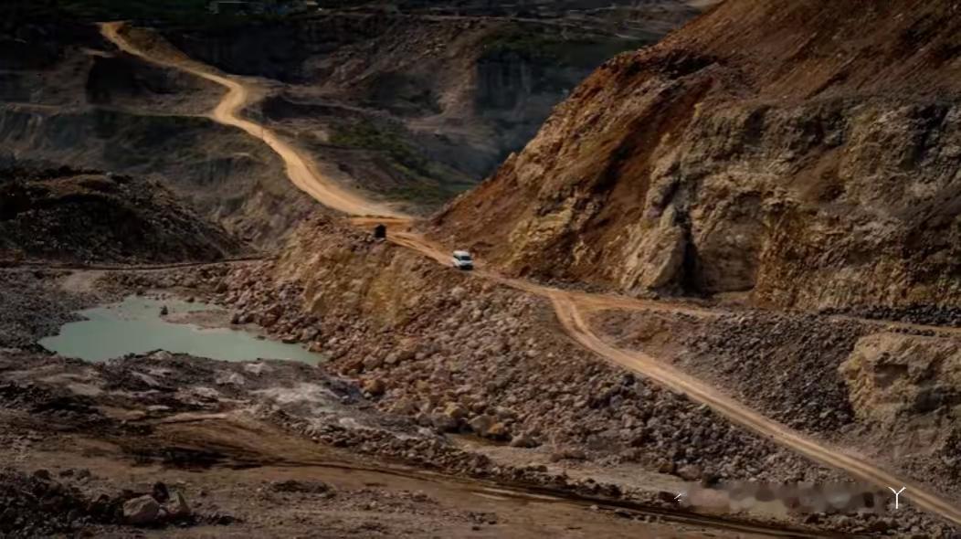 国安部12月13日曝光的特大稀土走私案，属实把大家看呆了！这哪里是走私，简直是“