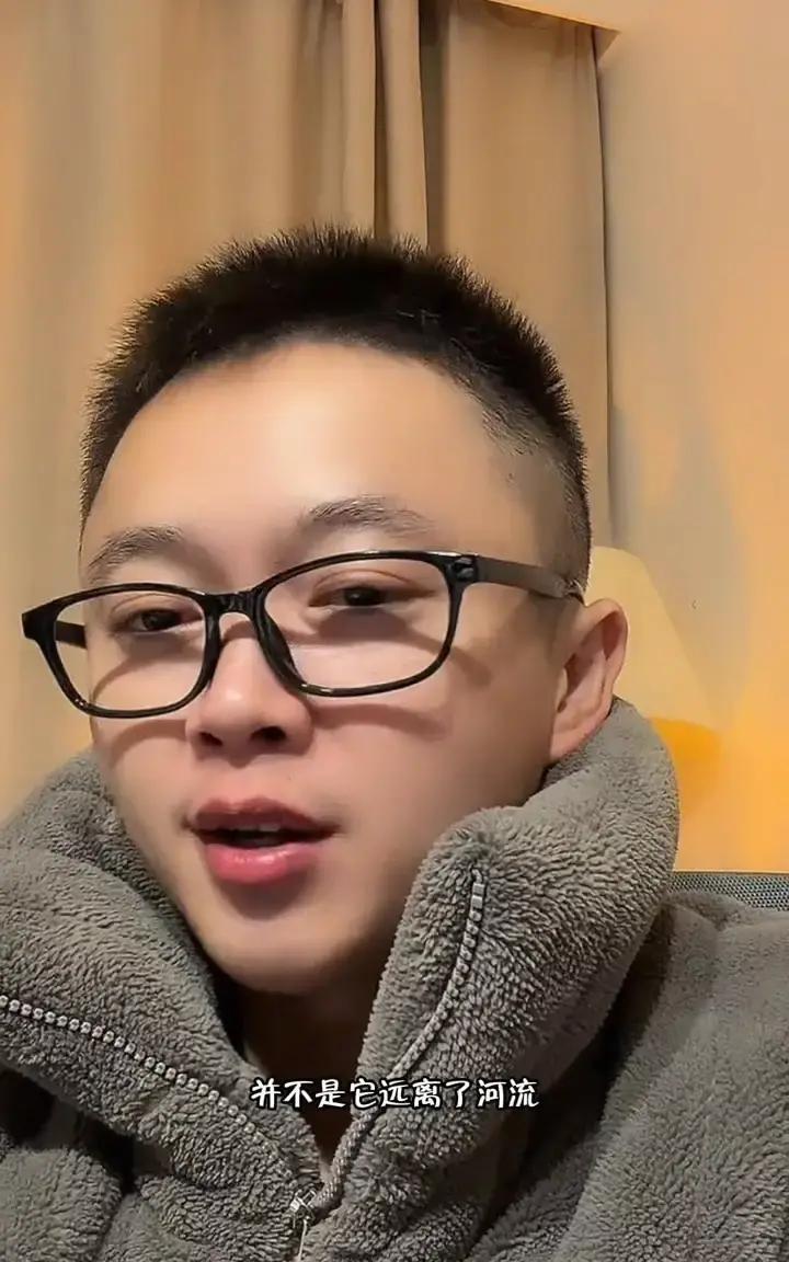 抖音情感博主一句“女人出轨一次就回不了头”把评论区炸成两半。
她穿素衣、语气笃定