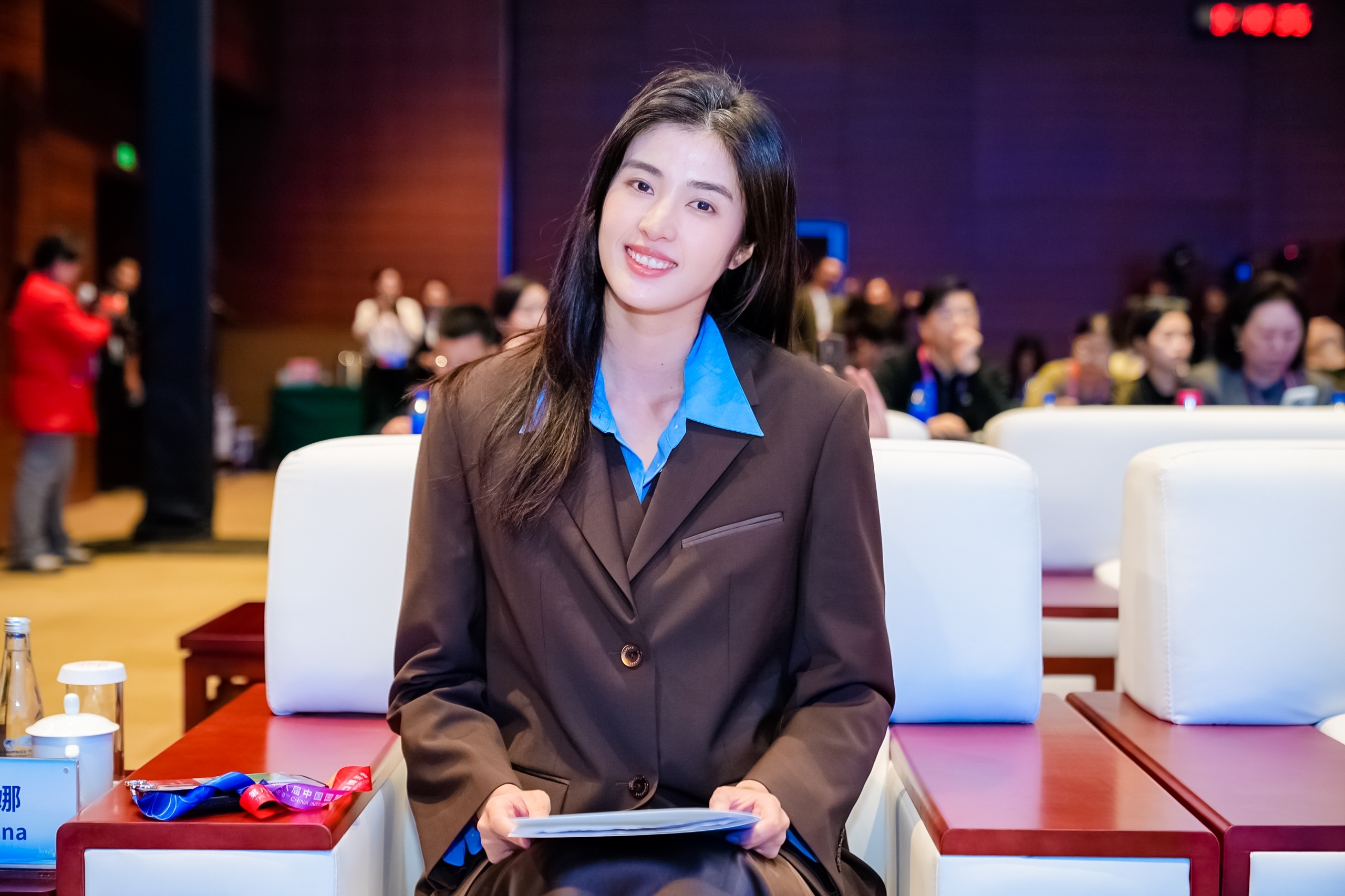 很荣幸受邀参加第八届虹桥国际经济论坛！科技创新破局启新程🔛青年逐浪聚力助发展?