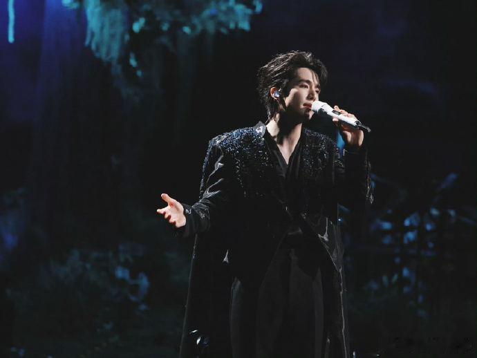 张新成回忆在五棵松当群演 回望过往，年少时在五棵松当群演的经历，成为他追梦路上的