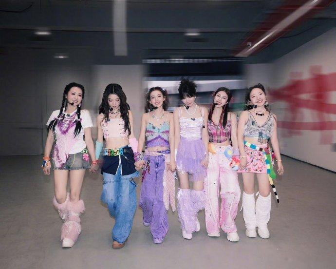 Ohlalala全员甜妹没有人能拒绝甜妹！！宋妍霏这组演绎的《OH LALALA