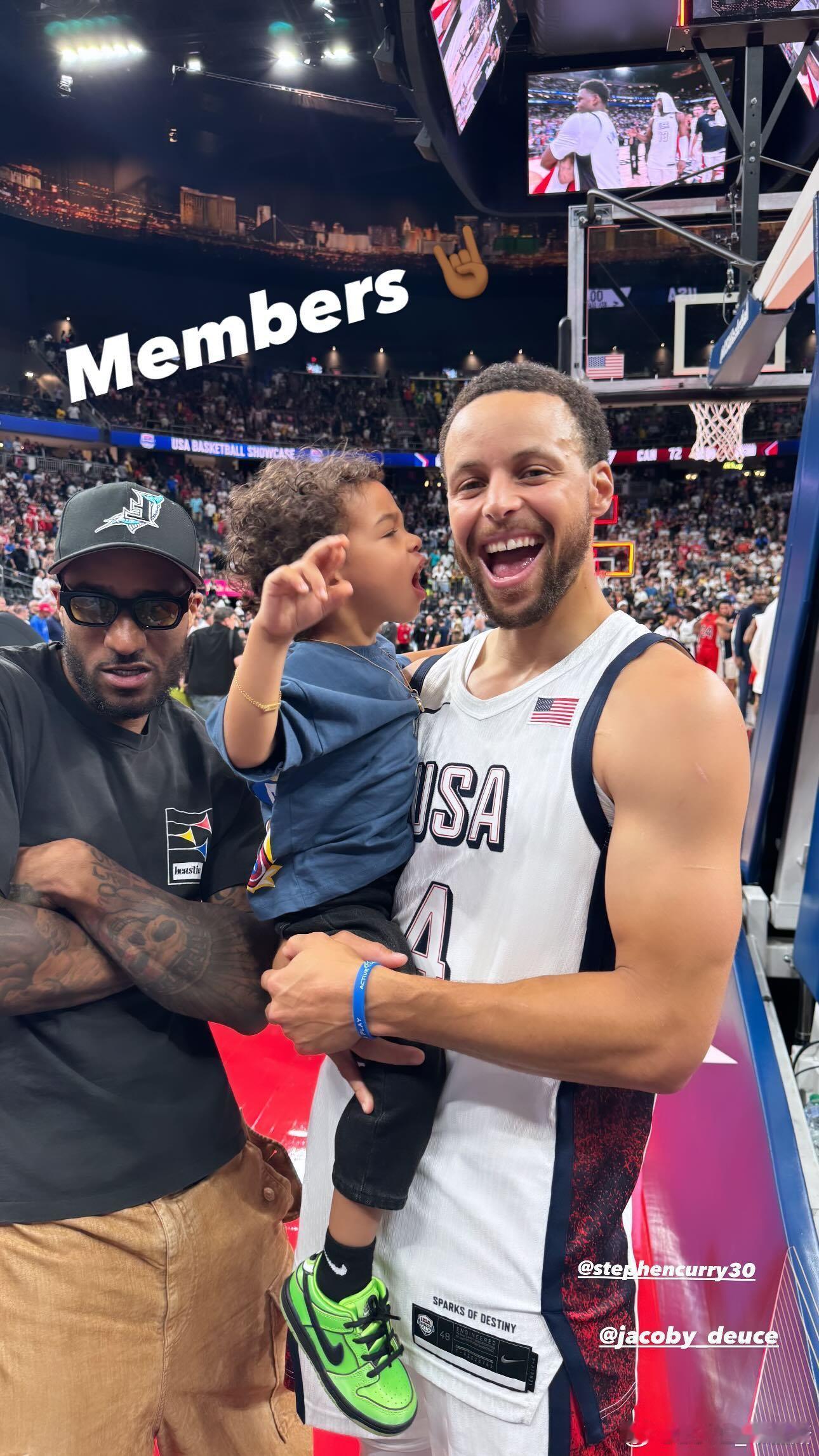 这个照片太酷了[哆啦A梦害怕][哆啦A梦害怕]#金州勇士[超话]##篮球热力一夏