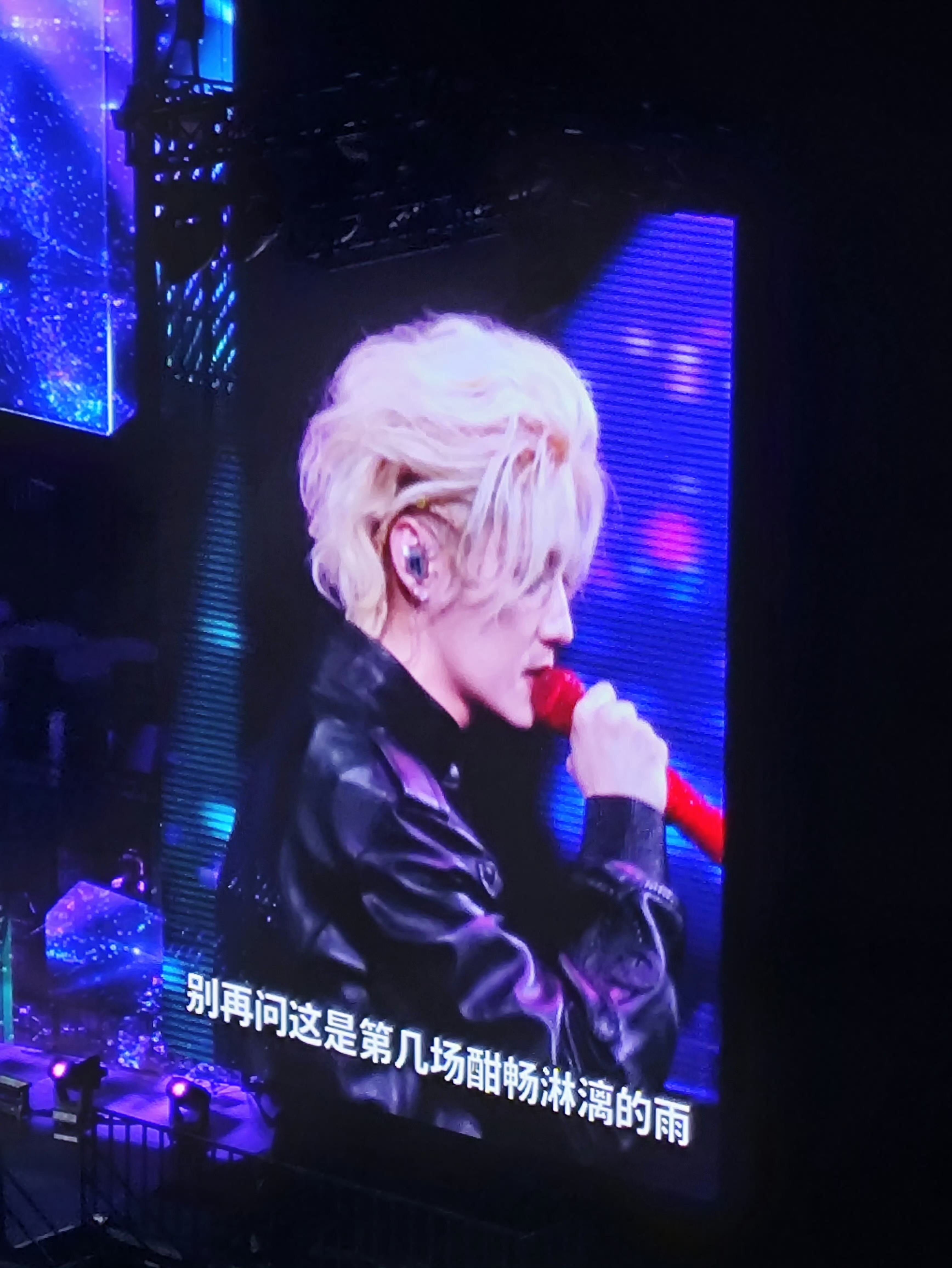 谁来懂一下鹿晗这几张图好喜欢😍 ​​​