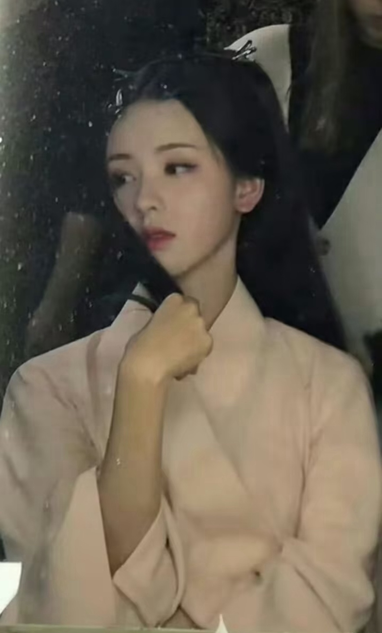 忘了陈都灵还有这部存货了，好像还是反派，嘟嘟这个郑旦身上女鬼味好浓