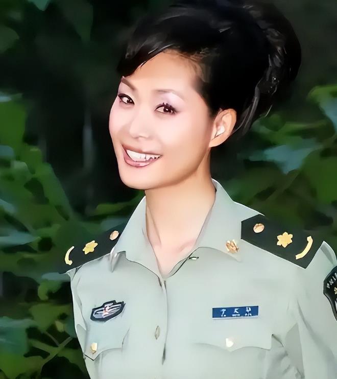 十五年啊！就因为帮了个素不相识的农民，一个女人被全网骂了整整十五年！凭什么？顺手