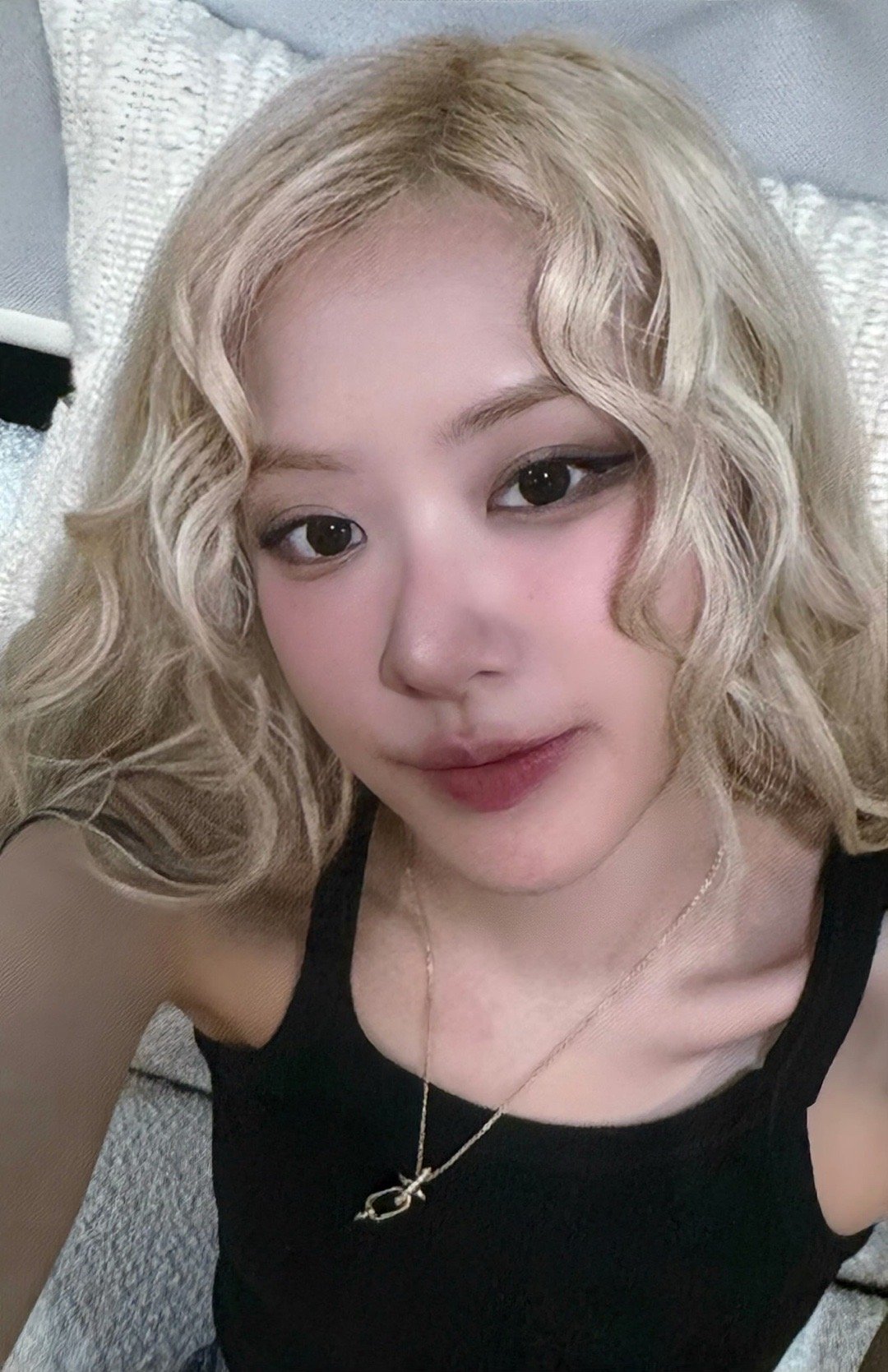 清相册的时候翻到这张..真的很想亲死啊 ​​​