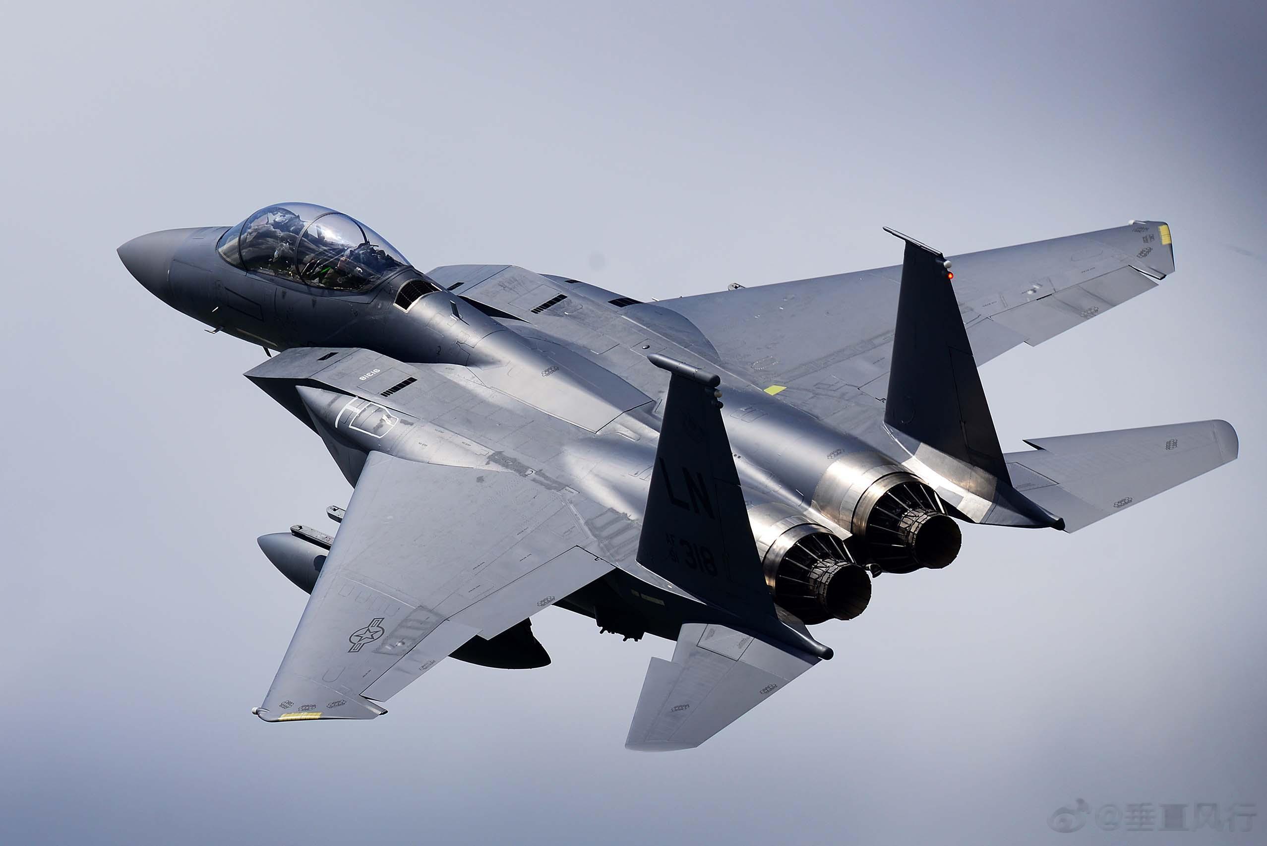 这张挺有质感#武器装备[超话]##航空[超话]# ​​​