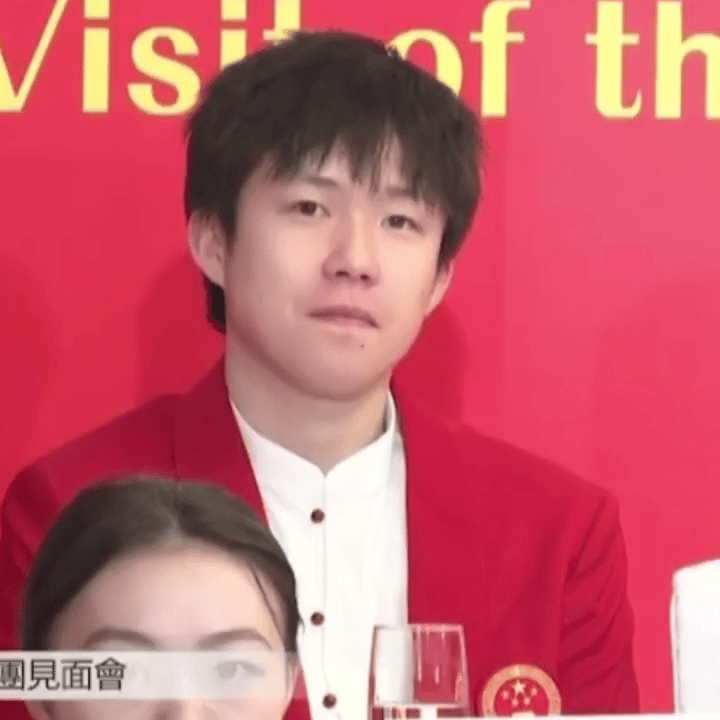 王楚钦  🦁 王楚钦加油  “累并快乐着，希望自己永远是那个努力奔跑的少年。”