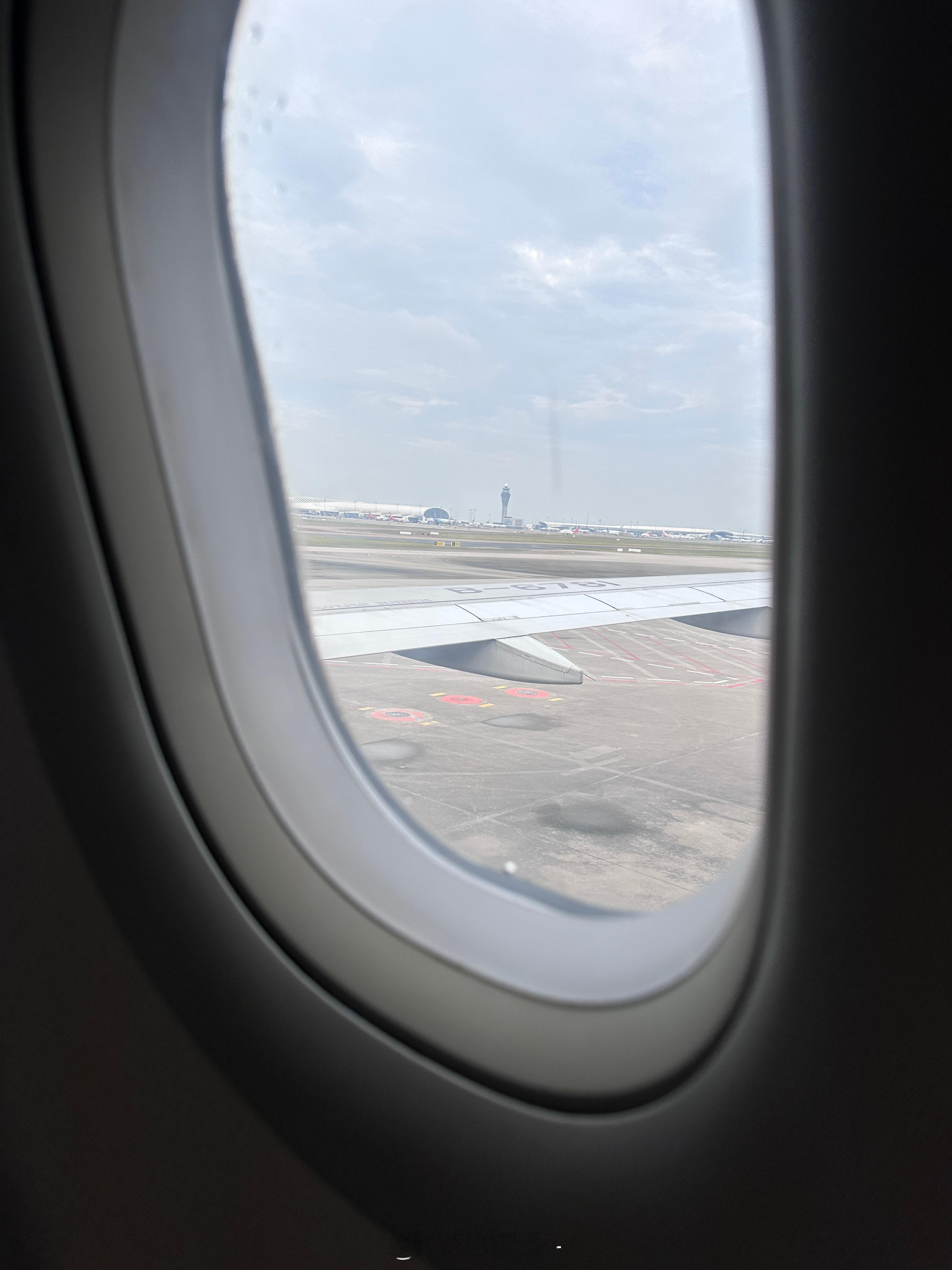 深圳早八的飞机会惩罚每一个卡点到机场的人