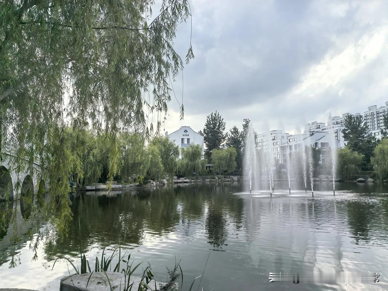 市北区北仲路的体育街建的不错[赞]功能设施比较齐全[赞]适合各个年龄段的人去锻炼