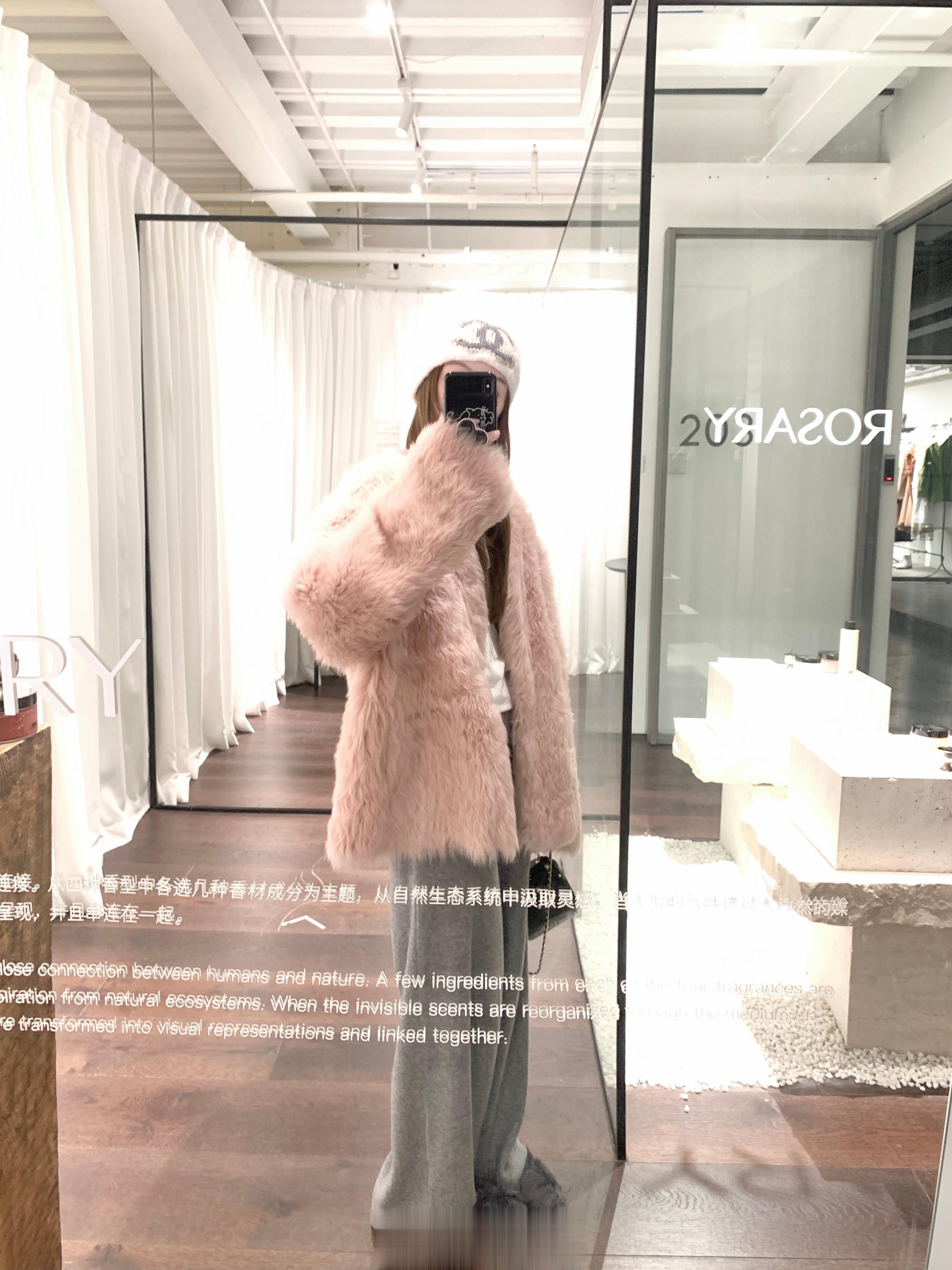漂亮多多🍬🩰 喜欢冬天也多些色彩🧸 ​​​