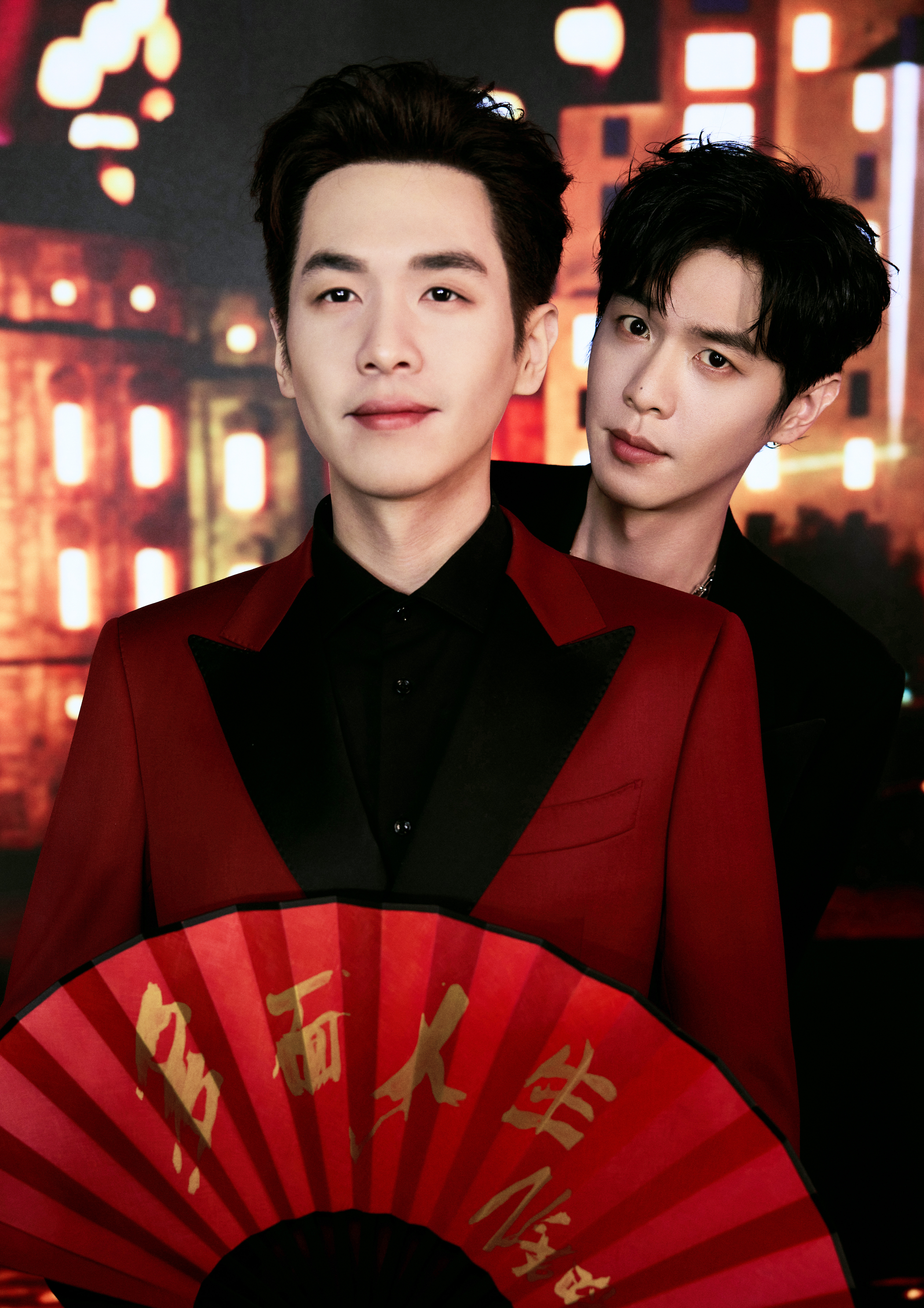 张若昀︱入驻上海杜莎︱官方出图20250624蜡像揭幕现场活动工作室出图昀室今天