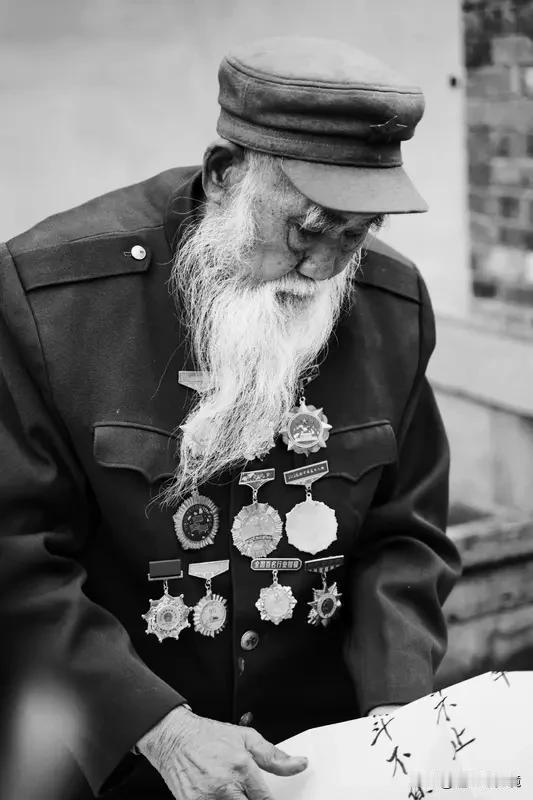 老红军胡正先逝世 享年108岁 2026年1月19日凌晨，老红军胡正先在安徽六安