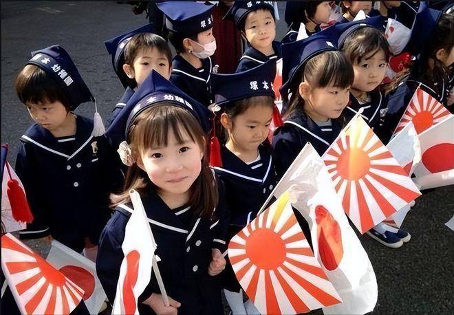 高市早苗万没想到，投降日到来前，自家人先大喊起了摧毁靖国神社！

近日，有日本民