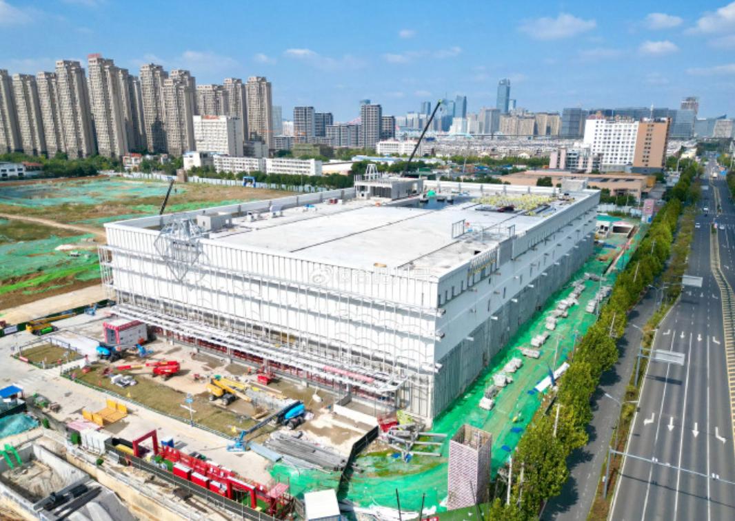 合肥的山姆店可真大，堪称大号版的沃尔玛超市，目前工程进度如火如荼进行中，预计在2