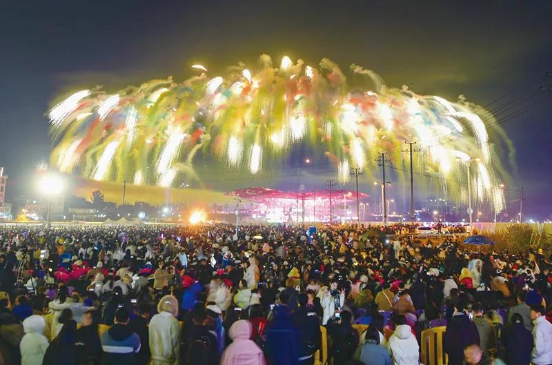 今晚启幕！浏阳新春焰火盛宴登场，世界级烟火点亮马年新春
 
2026年2月21日