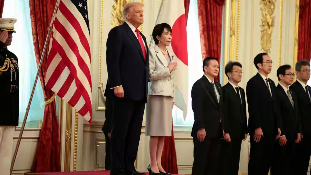 占美国便宜，美国总统点名日本，高市早苗心虚？重申中日联合声明