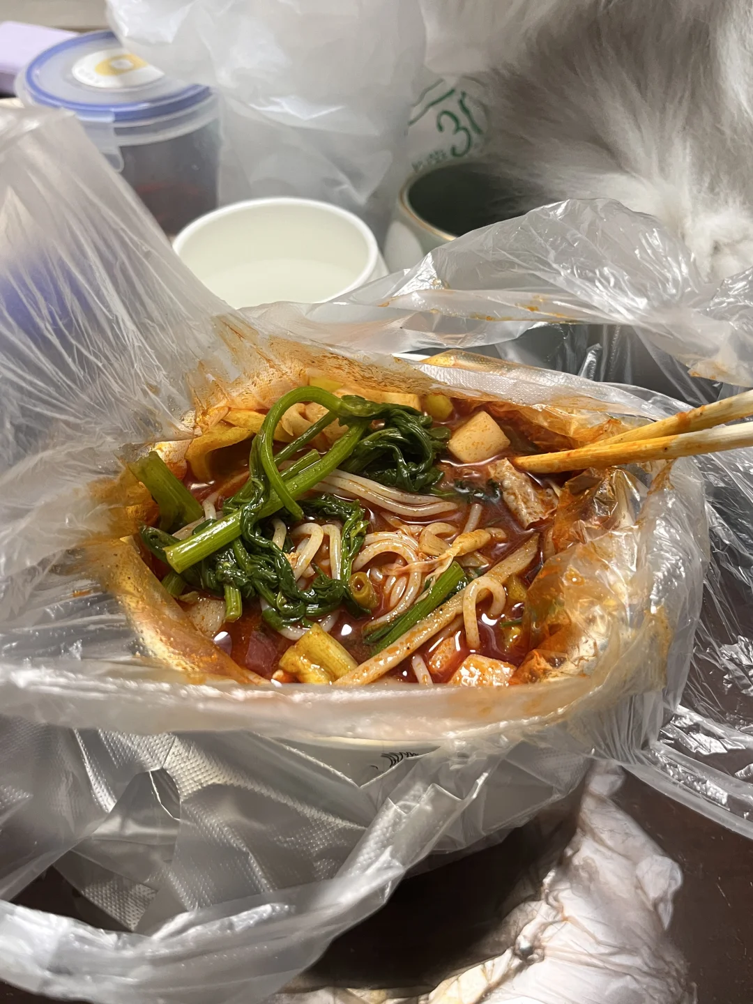 广西人不语。。只是一味的用塑料袋装粉。。