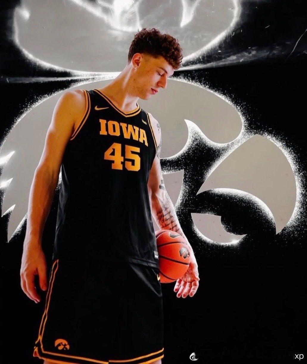 不出所料，圣玛利学院221公分中锋Andrew McKeever宣布转校至爱荷华