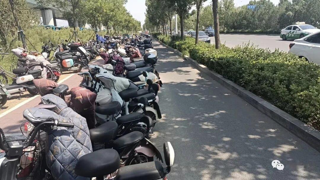 对比青岛和济南地铁车站出口周边[捂脸][捂脸][捂脸]