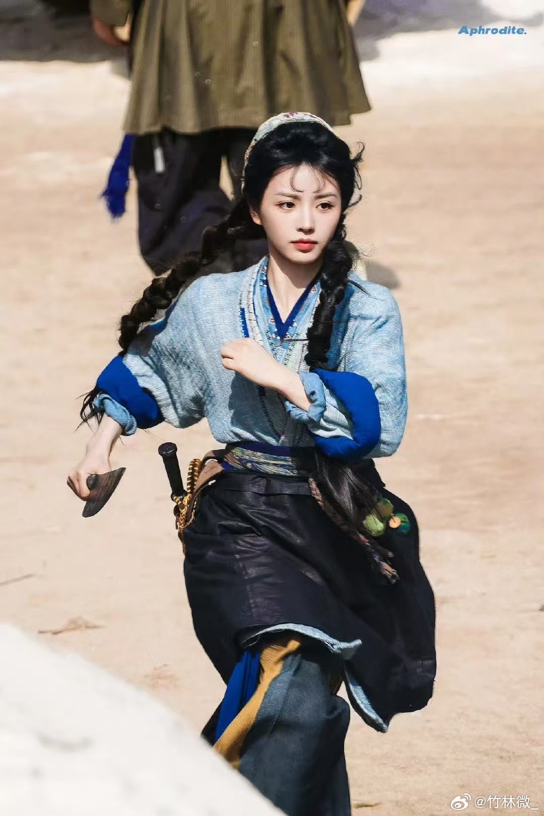 田曦薇演完逐玉可以去种地吧了田曦薇简直是天生种田文女主！做饭、种地、养家样样行，