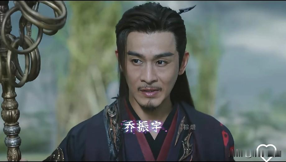 最近《暗河传》播出后争议不小。49岁的乔振宇在剧里演黑帮老大，是个反派。

他满