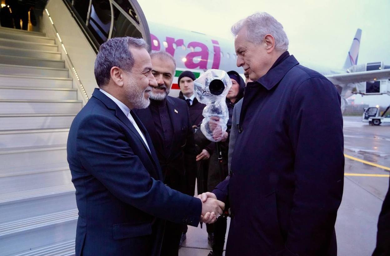 伊朗外长已经飞抵俄罗斯圣彼得堡

伊朗伊斯兰共和国外交部长赛义德·阿巴斯·阿拉格