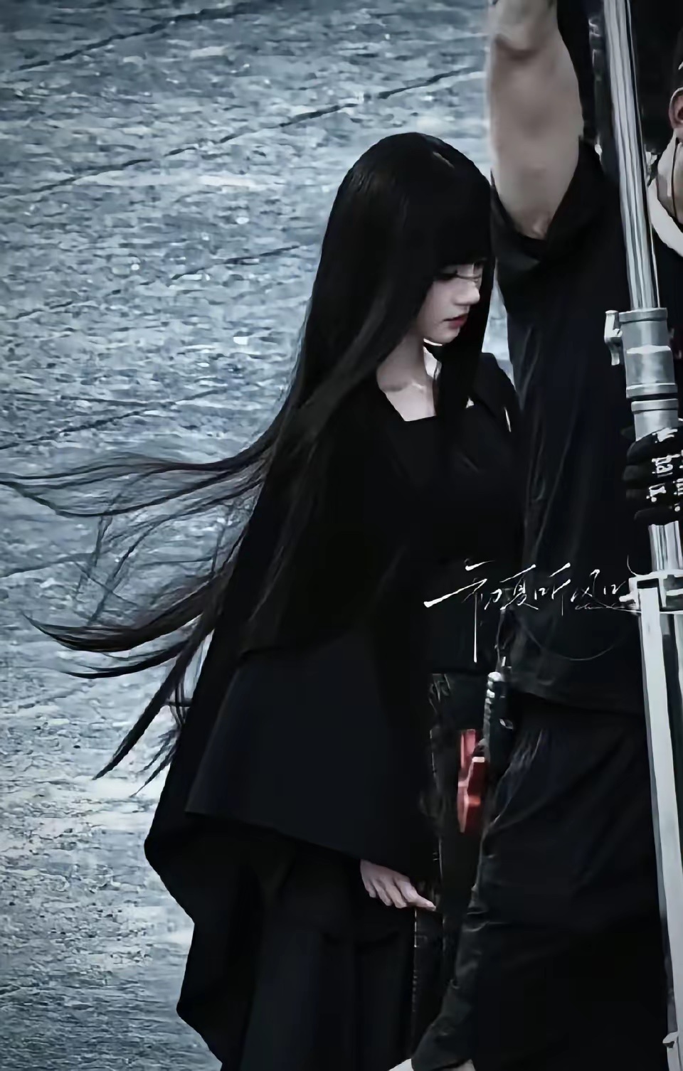 完全撕漫女来的❓❗️这是最近的妆造吗？鞠婧祎演的什么戏？感觉妆造好牛啊，有种清冷