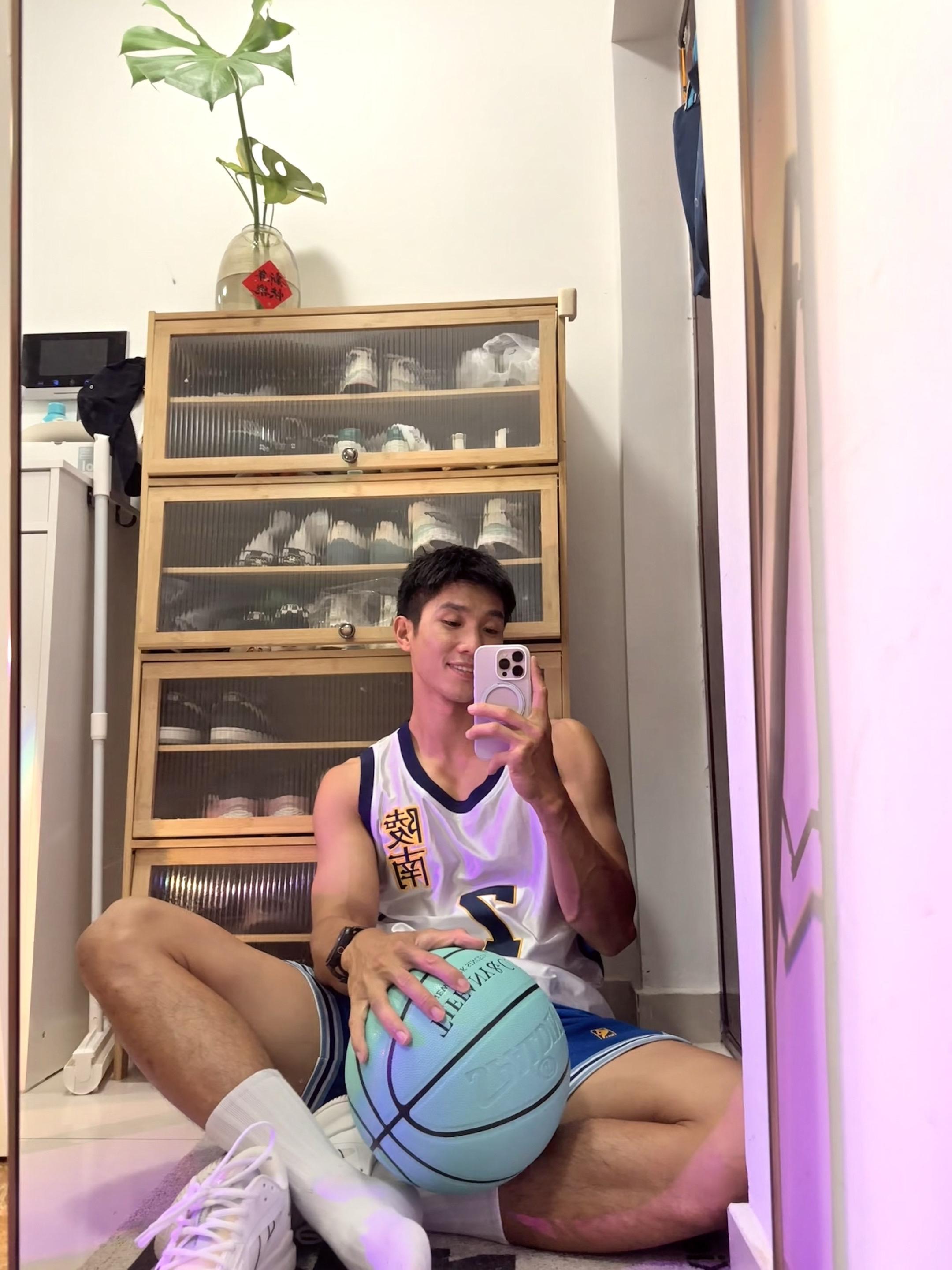 教练我想打篮球