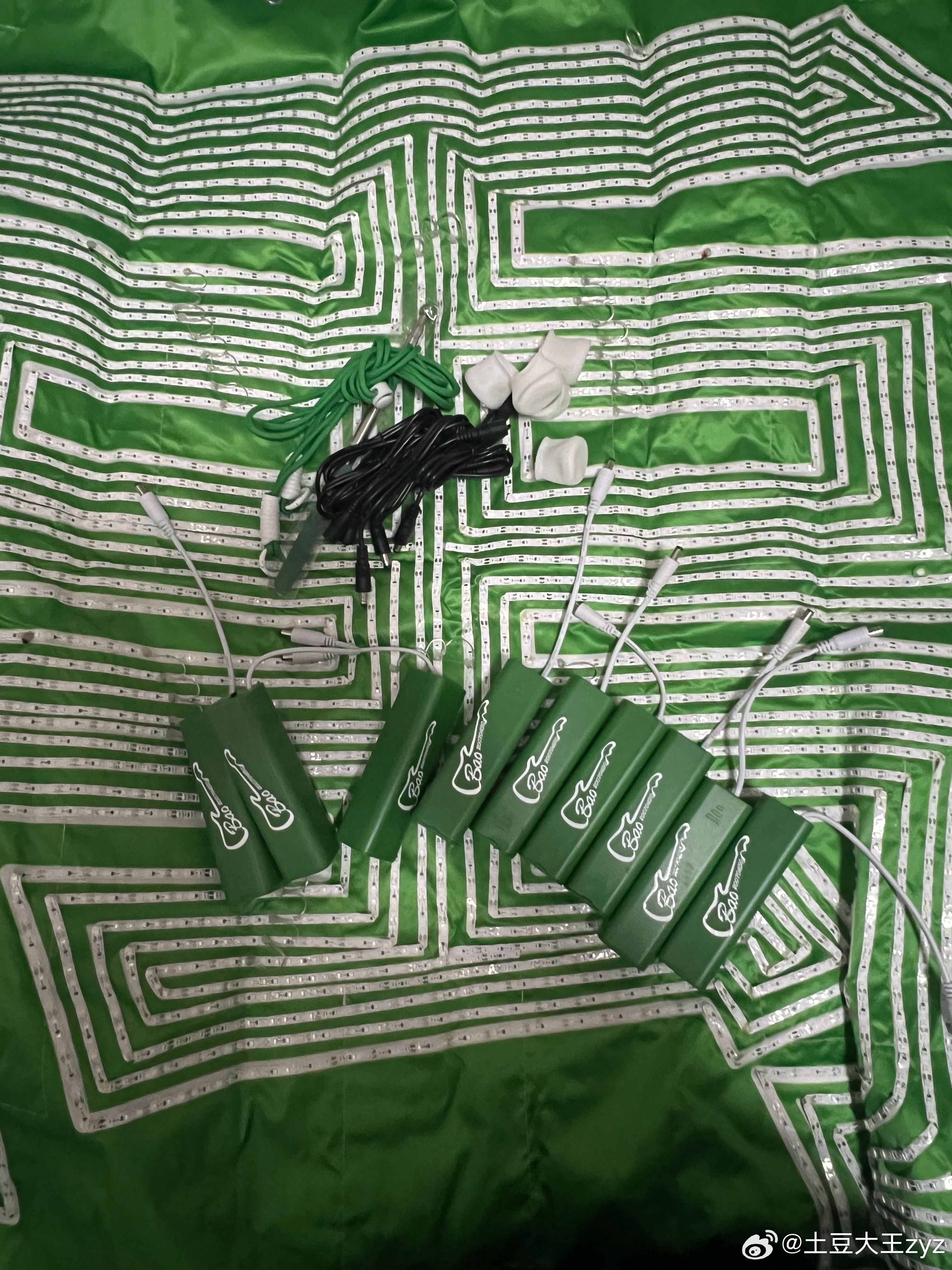 加上之前买的电池盒，有好多