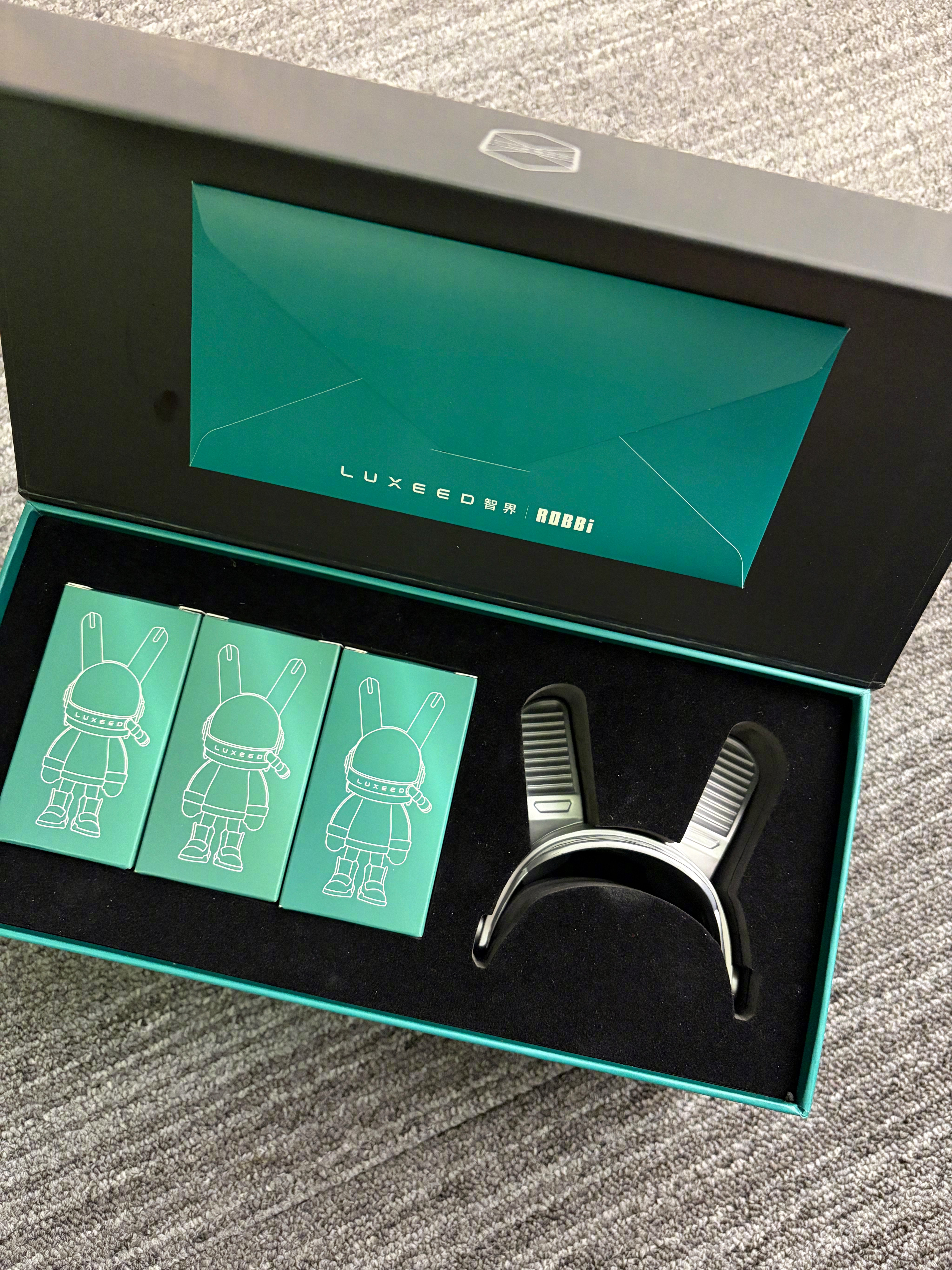 厂商送的周边，随意评论抽1位送出一套。  抽奖详情