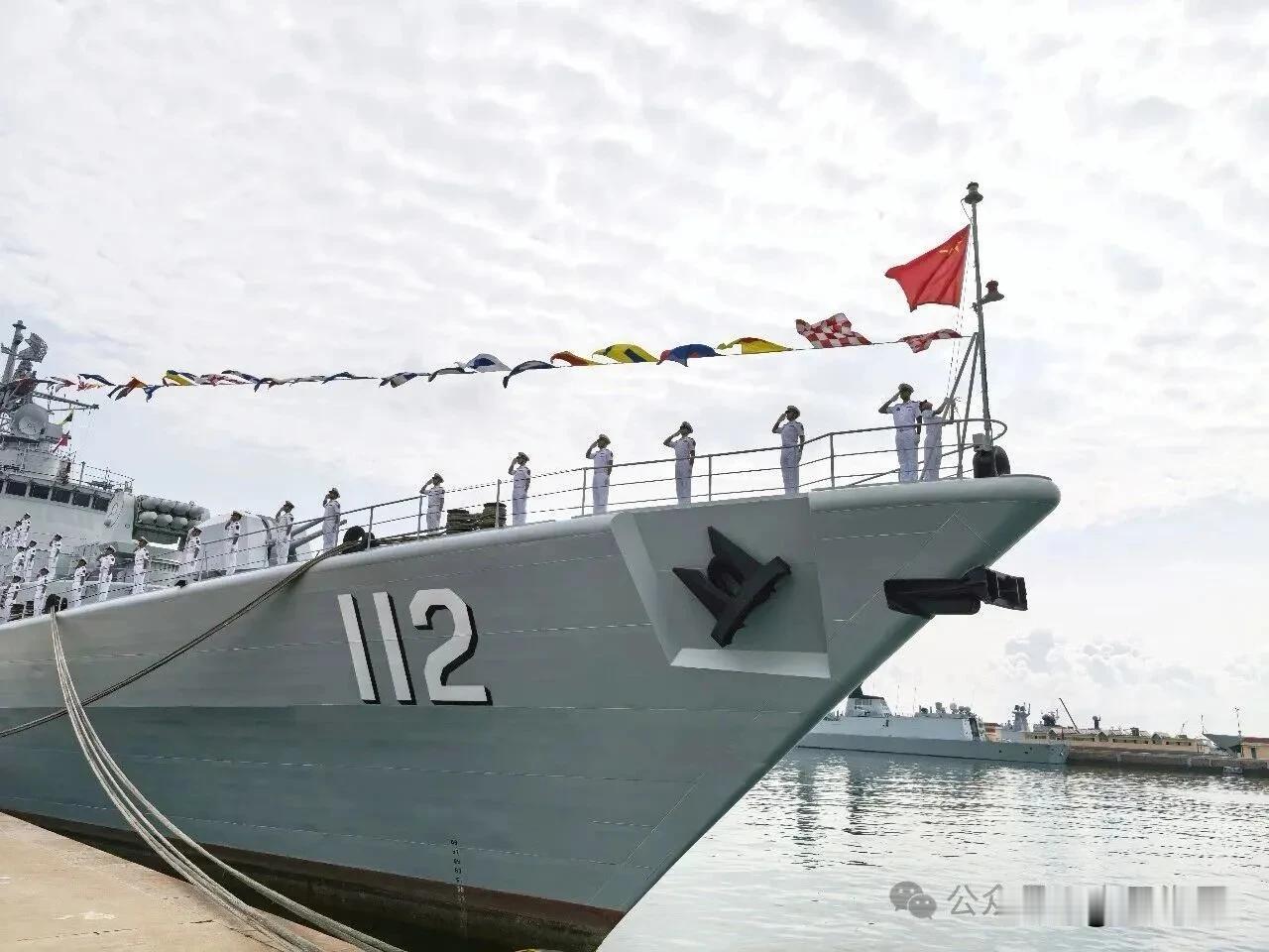 新055又要来了？央媒正式官宣112舰退役，一个时代结束了……

就在刚刚，官媒