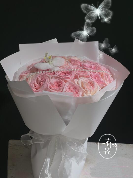 粉荔枝蝴蝶兰花束