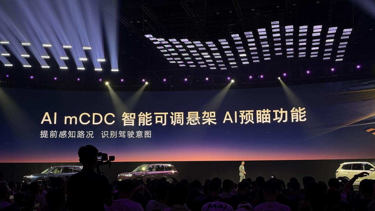 荣威家越07硬件配置诚意十足，搭载Momenta R7世界模型与XHEART X