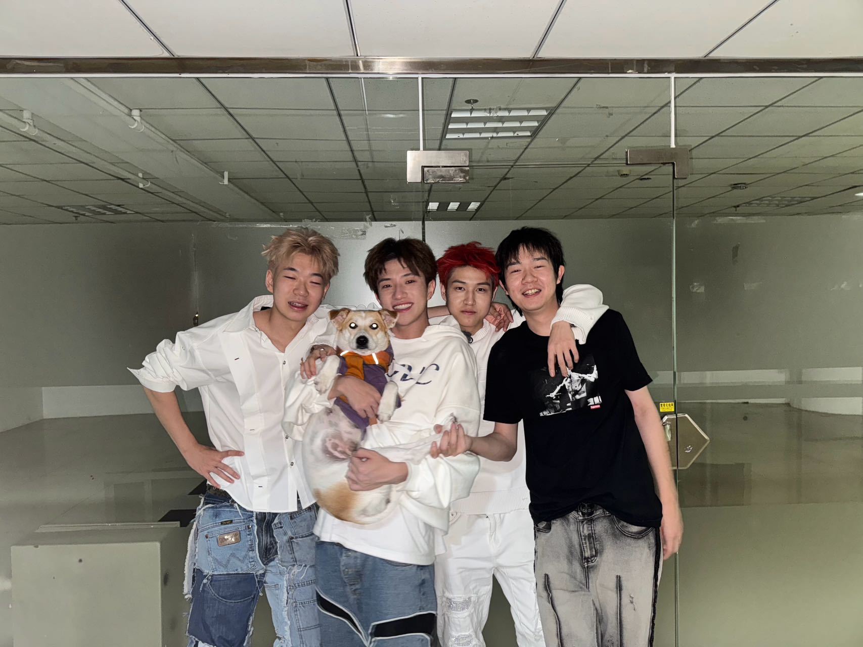 王一珩我家那小子定档官宣  大家补药放过这个王一珩呀！🤩看到弟弟官宣我的快乐又