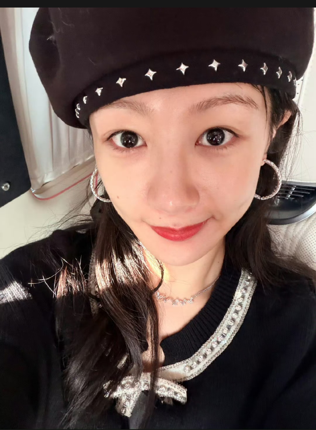 杨紫今日营业图🈶 