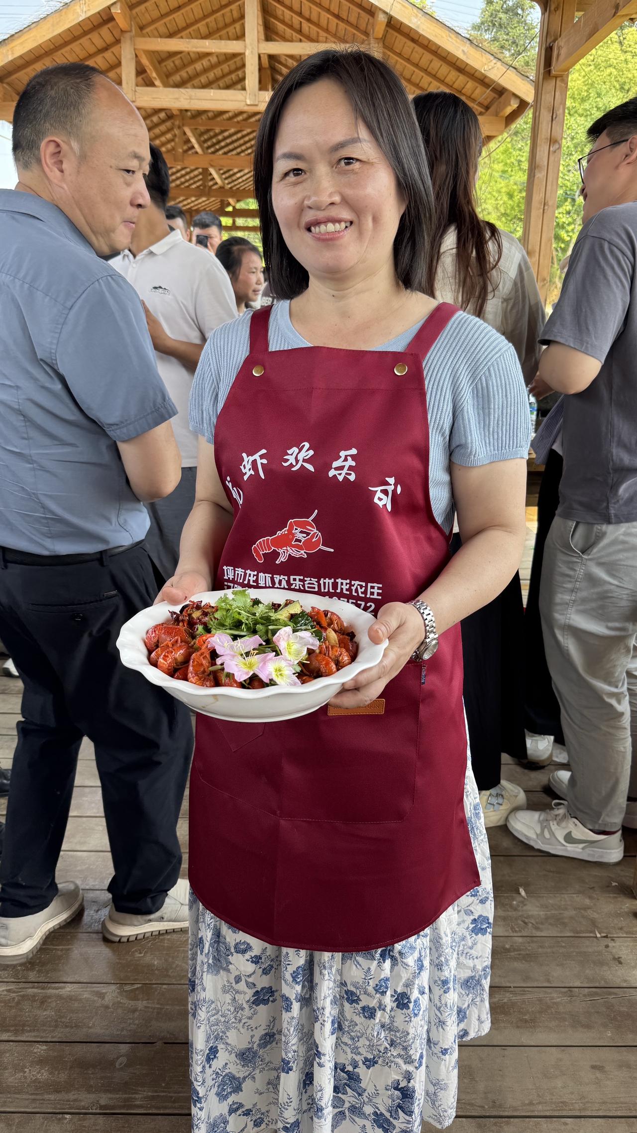 《2025坪市乡小龙虾文化旅游节盛大启幕》一一舌尖盛宴与山水诗意的双重邂逅

南