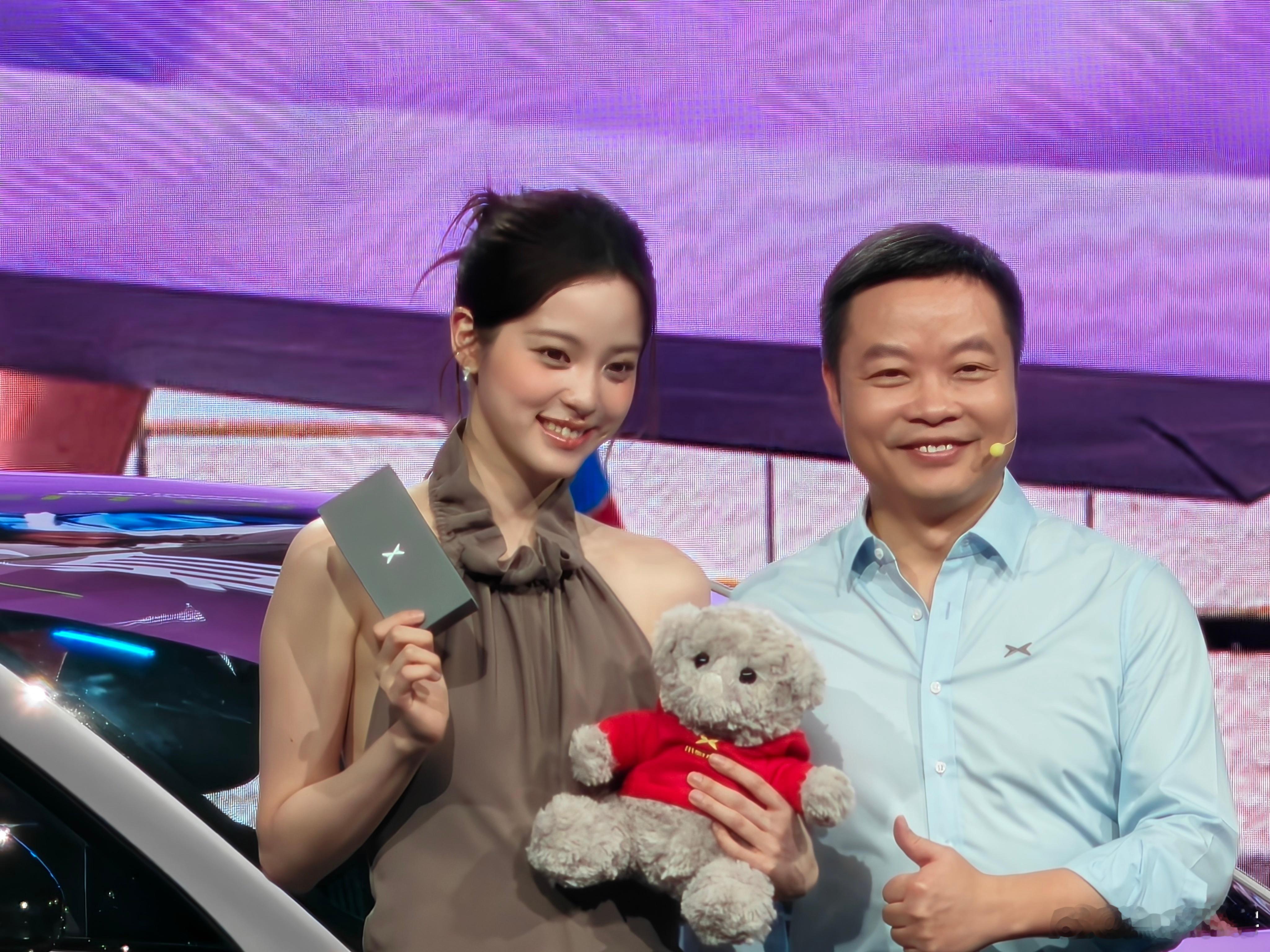 小鹏MONA竟把高阶智驾打到12.98万元欧阳娜娜成了小鹏MONA M03 Ma