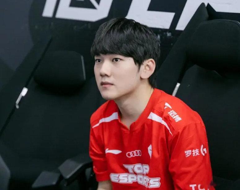 meiko和jkl应该属于最契合的了吧！这次可以发现一整年看下来其实他们两的对线