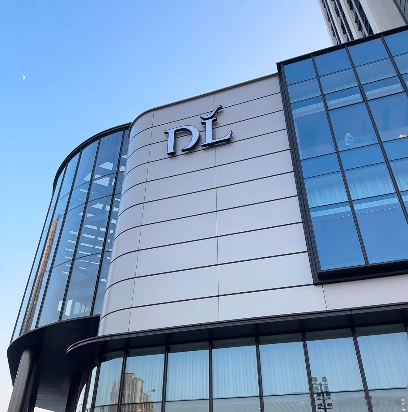 胖东来春节放5天员工发声 一个大型商超能在过年的时候放五天假，员工真的很幸福了，