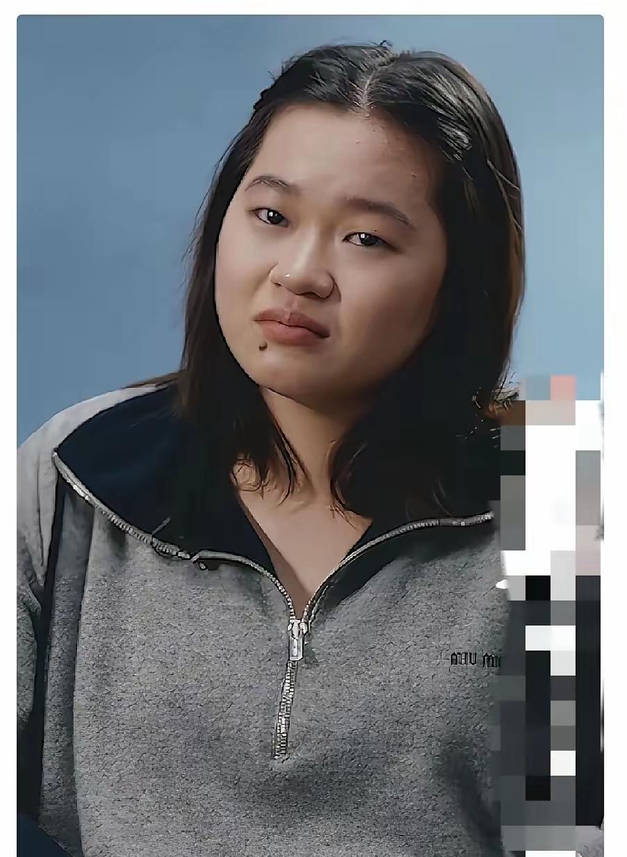 282人微信群，专盯全红婵
港媒爆料震碎三观：近三百人的群，公告写明"禁攻其他运