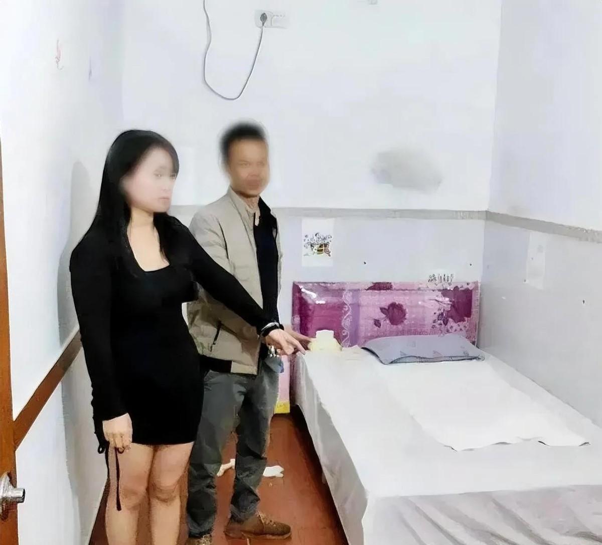 脸都不要了！
山东一男子，扫码付了400元女票资，女方刚脱衣服，他开灯一看：跟照