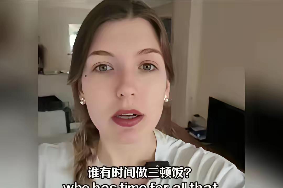 一位德国姑娘找了个中国男友，同居后她彻底懵了：这男的居然一天要吃三顿饭，还顿顿必