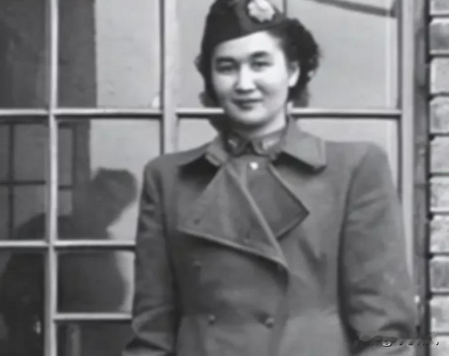 1940年茶楼生死一瞬！一句寻常玩笑，救下地下党英才
 
1940 年，地下党康