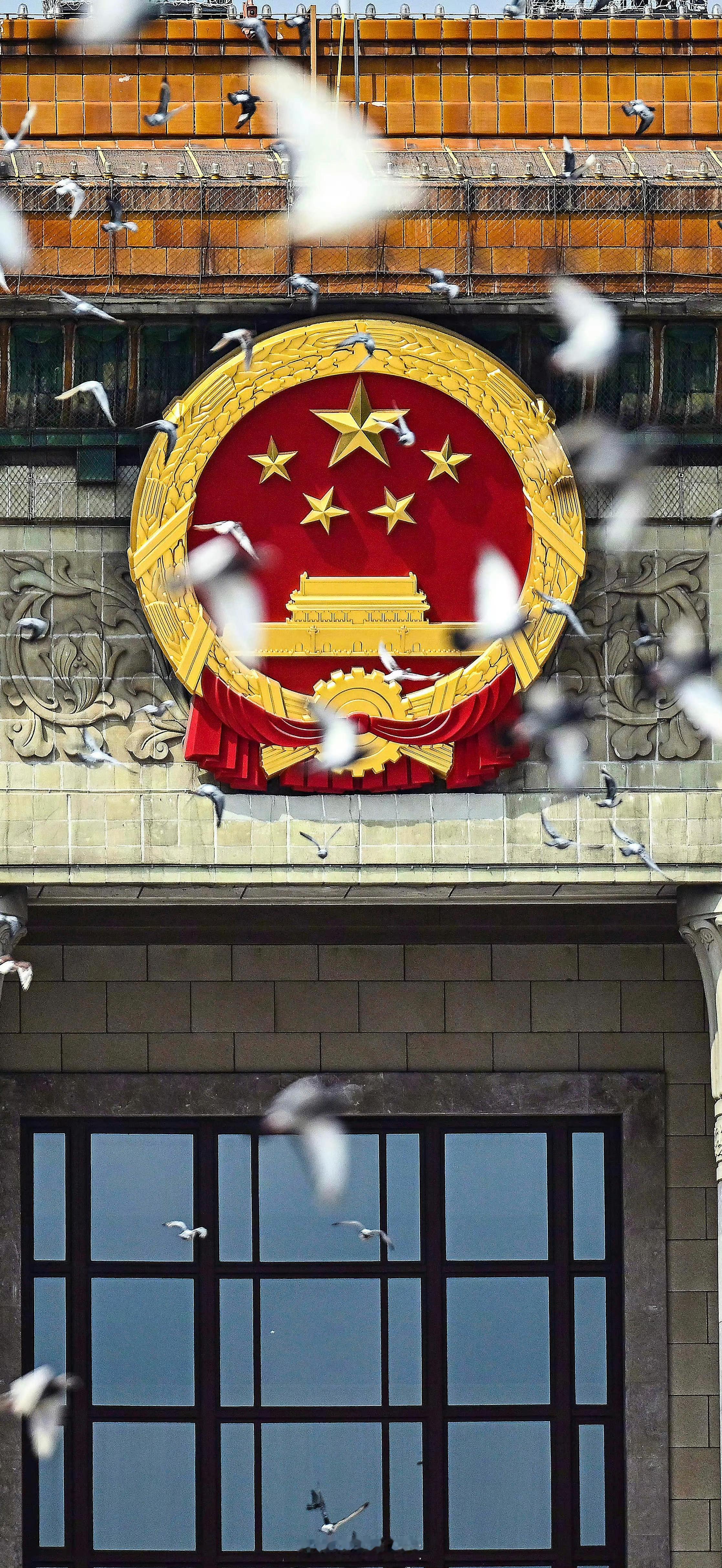 看有些人骂陈震在昨天9.3大阅兵期间去德国慕尼黑出差，是不爱国的行为其实这就典型